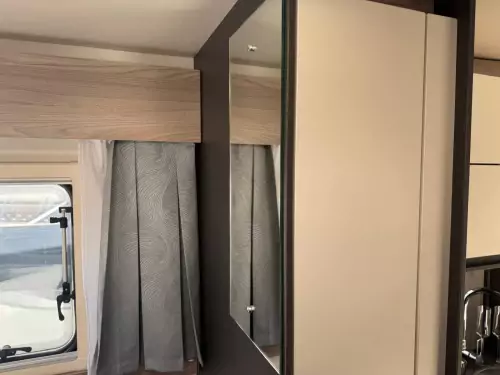 Swift Voyager 494 (2026)