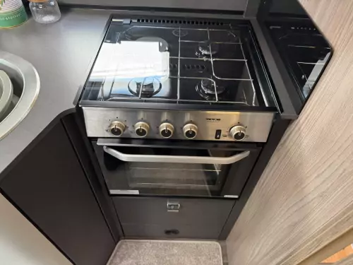 Swift Voyager 594 (2025)