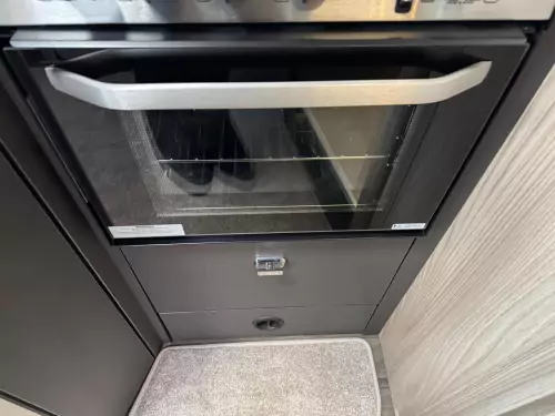 Swift Voyager 594 (2025)