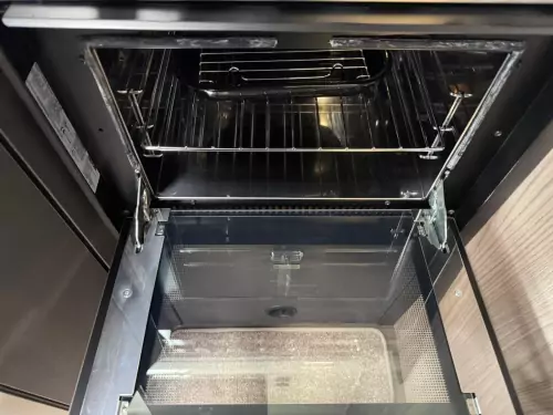 Swift Voyager 594 (2025)