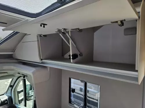 Adria Coral Supreme 670 DC (2026)