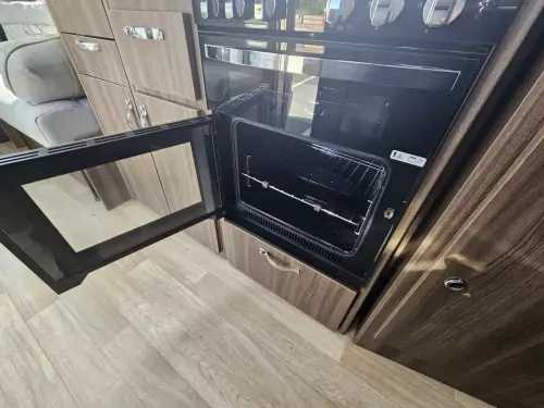 Auto-Sleeper Broadway FB (2019)
