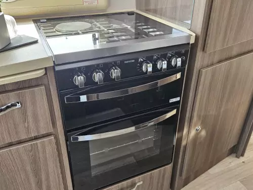 Auto-Sleeper Broadway FB (2019)