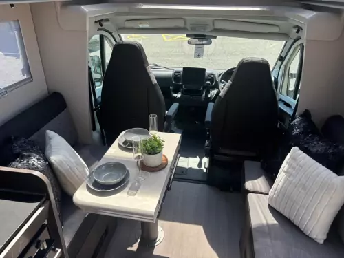 Adria Coral Supreme 670 DC (2026)