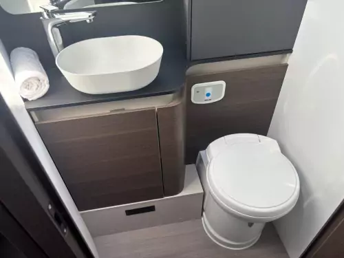 Adria Coral Supreme 670 DC (2026)
