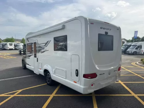 Swift Escape 674 (2026)