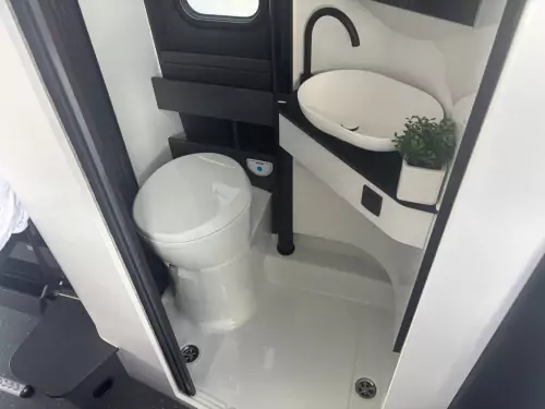 Adria Twin Supreme 600 SPB GB (2026)