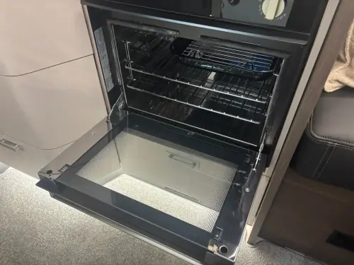 Adria Matrix Supreme MB 670 DL (2026)