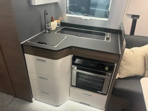 Adria Matrix Supreme MB 670 DL (2026)