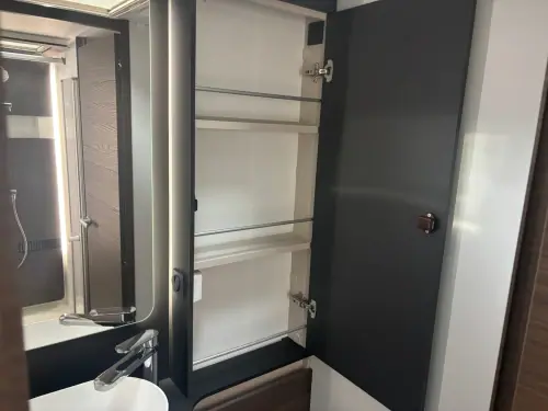 Adria Matrix Supreme MB 670 DL (2026)