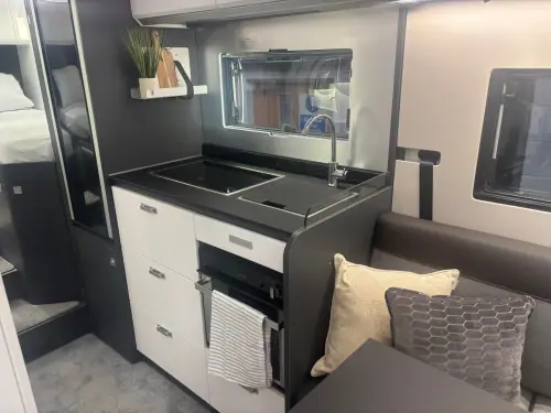Adria Compact Max DL (2025)
