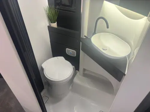 Adria Compact Max DL (2025)