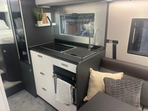 Adria Compact Max DL (2025)
