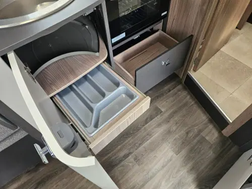 Swift Voyager 584 Automatic