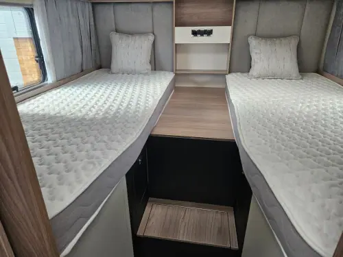 Swift Voyager 584 Automatic