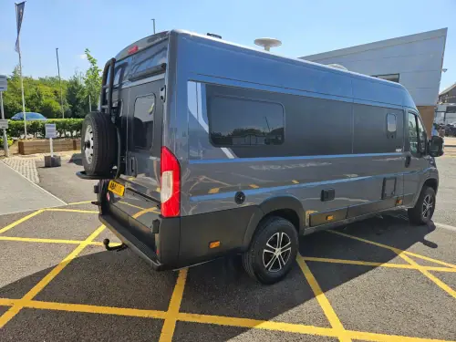 Pilote Premium V630 (2022)