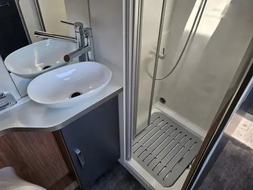 Pilote Premium V630 (2022)