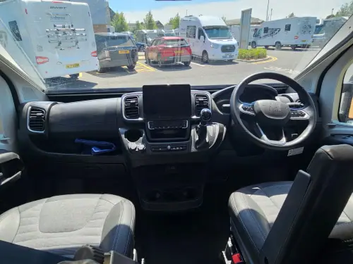 Adria Twin Supreme 640 SGX (2025)