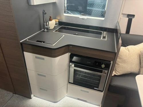 Adria Matrix Supreme MB 670 DL (2027)
