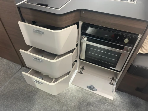 Adria Matrix Supreme MB 670 DL (2027)