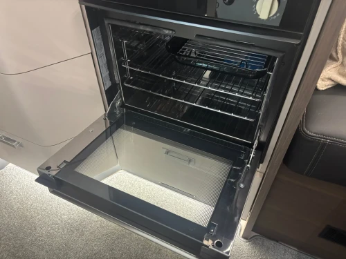 Adria Matrix Supreme MB 670 DL (2027)
