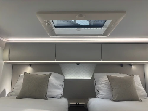 Adria Matrix Supreme MB 670 DL (2027)