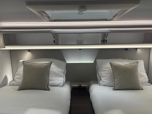 Adria Matrix Supreme MB 670 DL (2027)