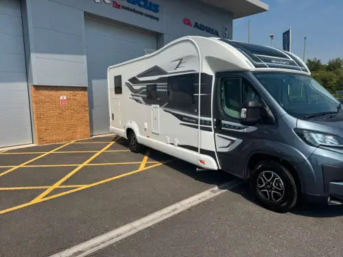 Swift Escape 694 (2025)