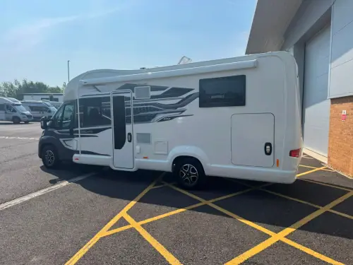 Swift Escape 694 (2025)