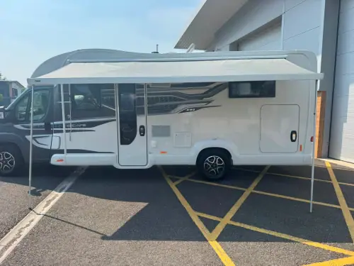 Swift Escape 694 (2025)