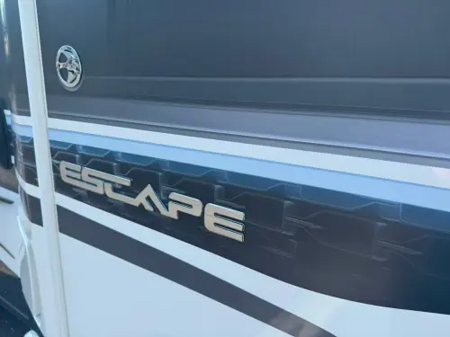 Swift Escape 694 (2025)