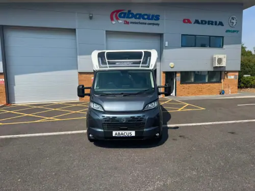 Swift Escape 694 (2025)