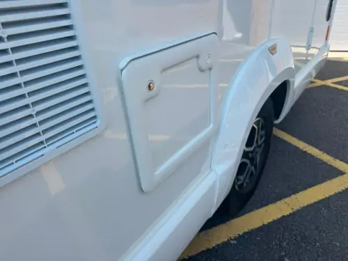 Swift Escape 694 (2025)