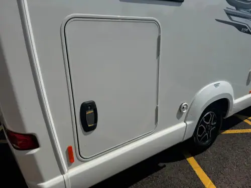 Swift Escape 694 (2025)