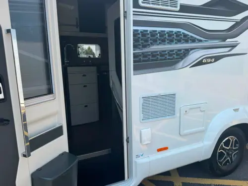 Swift Escape 694 (2025)
