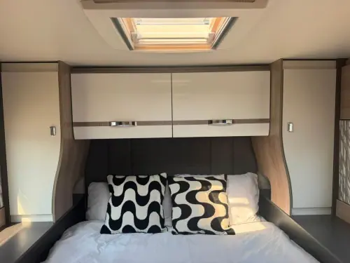 Swift Escape 694 (2025)