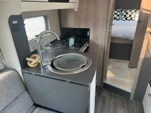 Swift Escape 694 (2025)