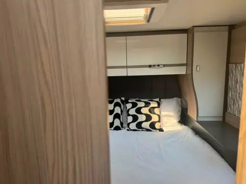 Swift Escape 694 (2025)