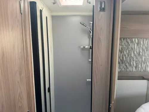 Swift Escape 694 (2025)