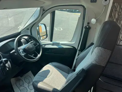 Swift Escape 694 (2025)
