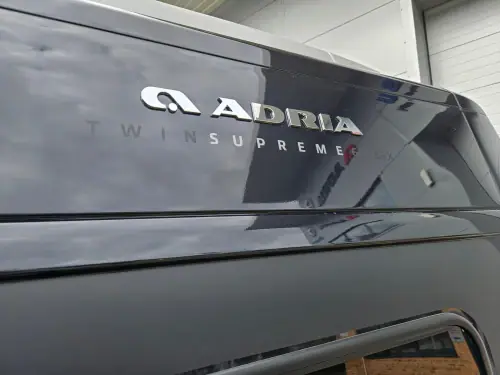 Adria Twin Supreme 640 SGX Pop Top Roof (2027)