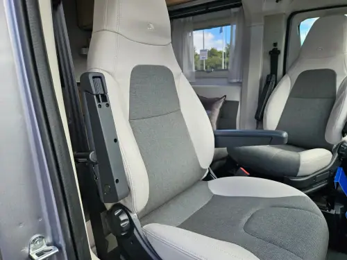 Adria Compact Select DL (2027)