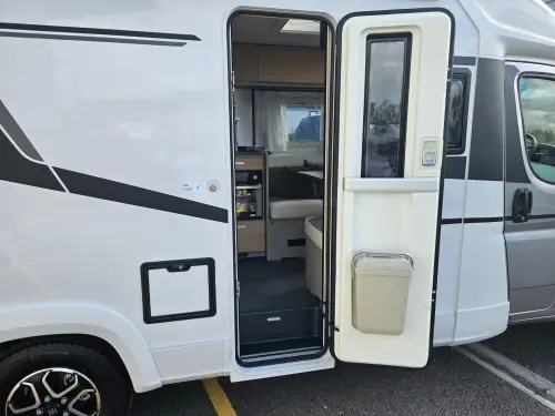 Adria Compact Select DL (2027)
