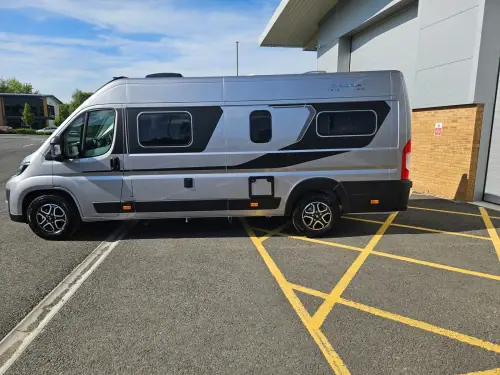 Adria Twin Select 640 SGX (2027)