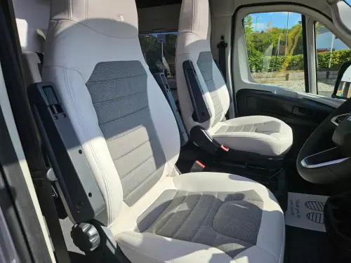 Adria Twin Select 640 SGX (2027)