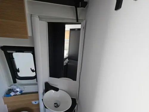 Adria Twin Select 640 SGX (2027)