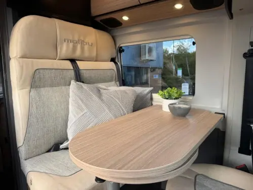 Malibu Van Compact 600 LE
