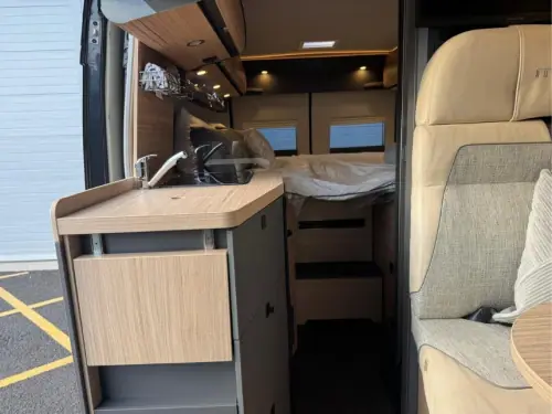 Malibu Van Compact 600 LE