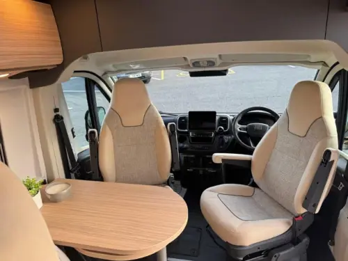 Malibu Van Compact 600 LE